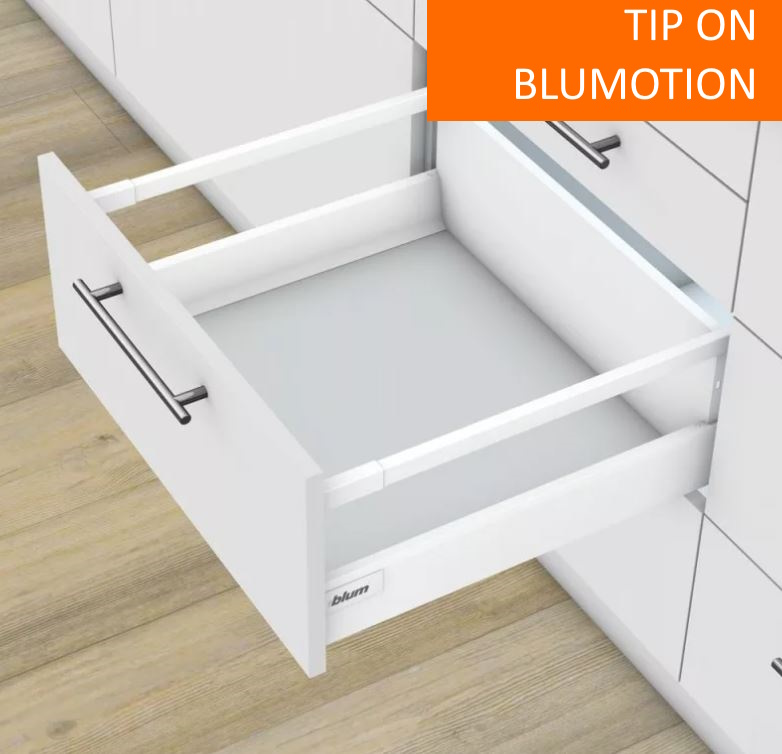 Ящик с высоким фасадом TANDEMBOX antaro с царгой K” и 1 релингом (высота D = 224 мм) TIP-ON BLUMOTION
