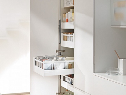 SPACE TOWER TANDEMBOX antaro высокий шкаф-колонка за распашной дверью
